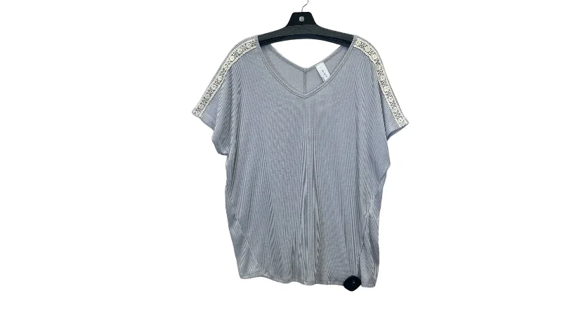 Top Short Sleeve By Honeyme  Size: M Vacation