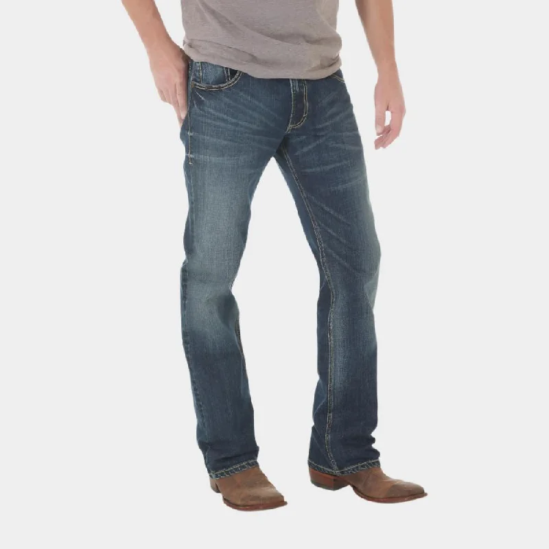 Wrangler Men's Retro Slim Boot Cut Jean Modern Men's Tech